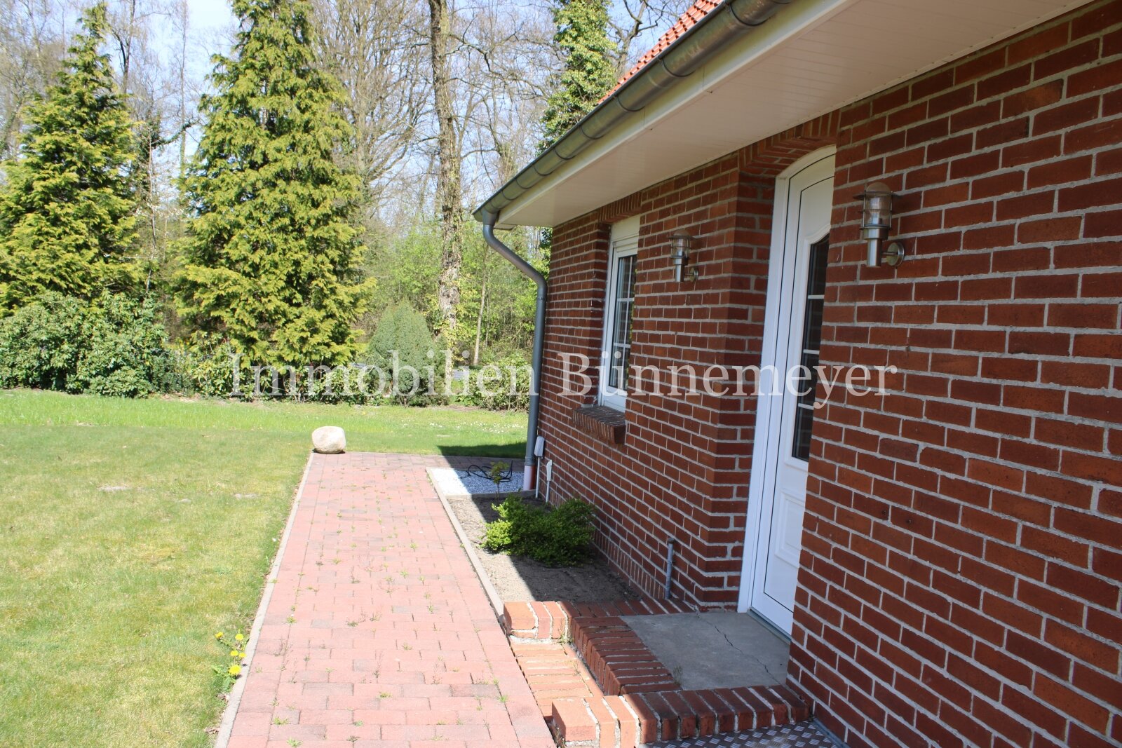 Einfamilien-/Landhaus in ruhiger Lage 