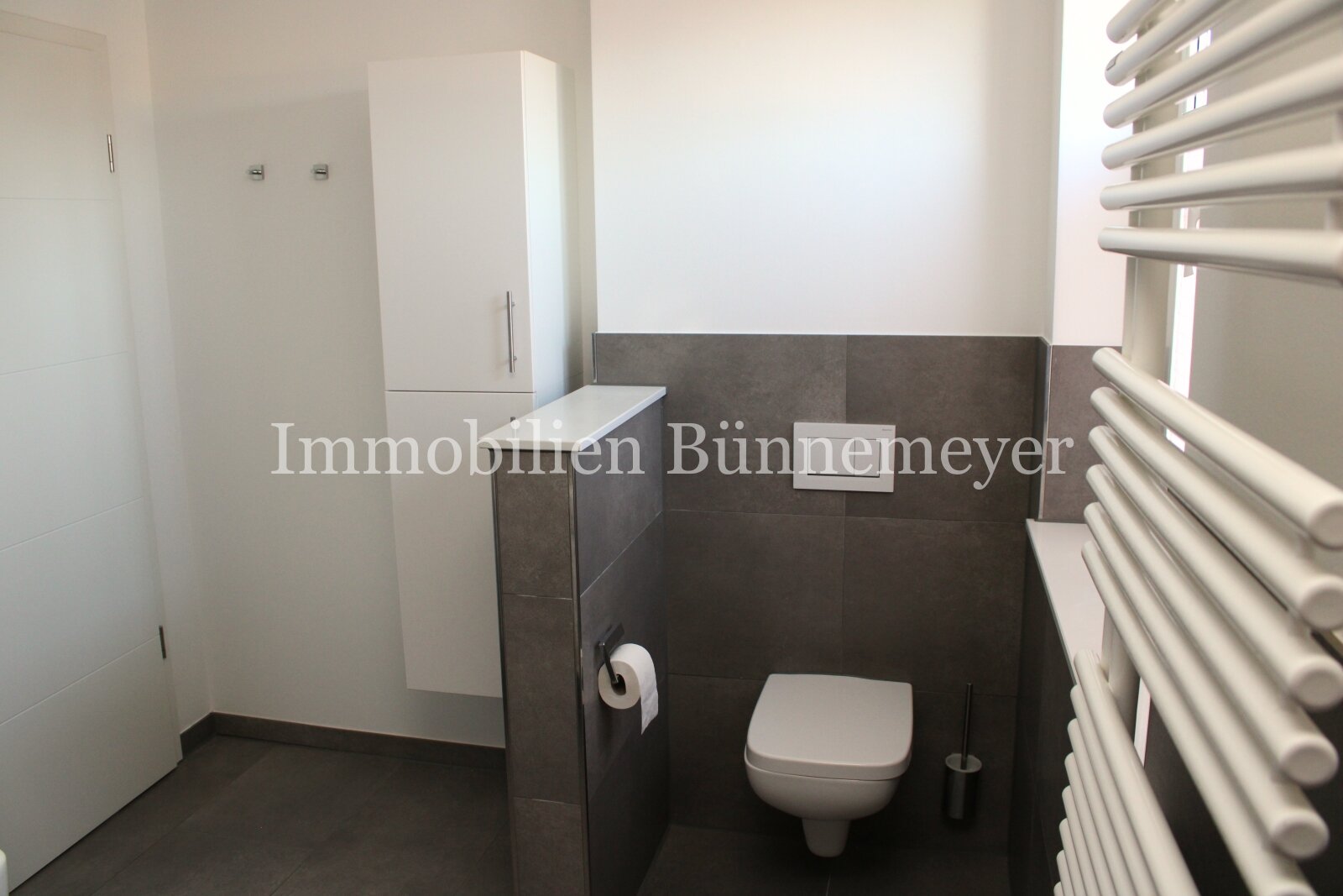 Wunderschöne moderne lichtdurchflutete Wohnung im Obergeschoss 