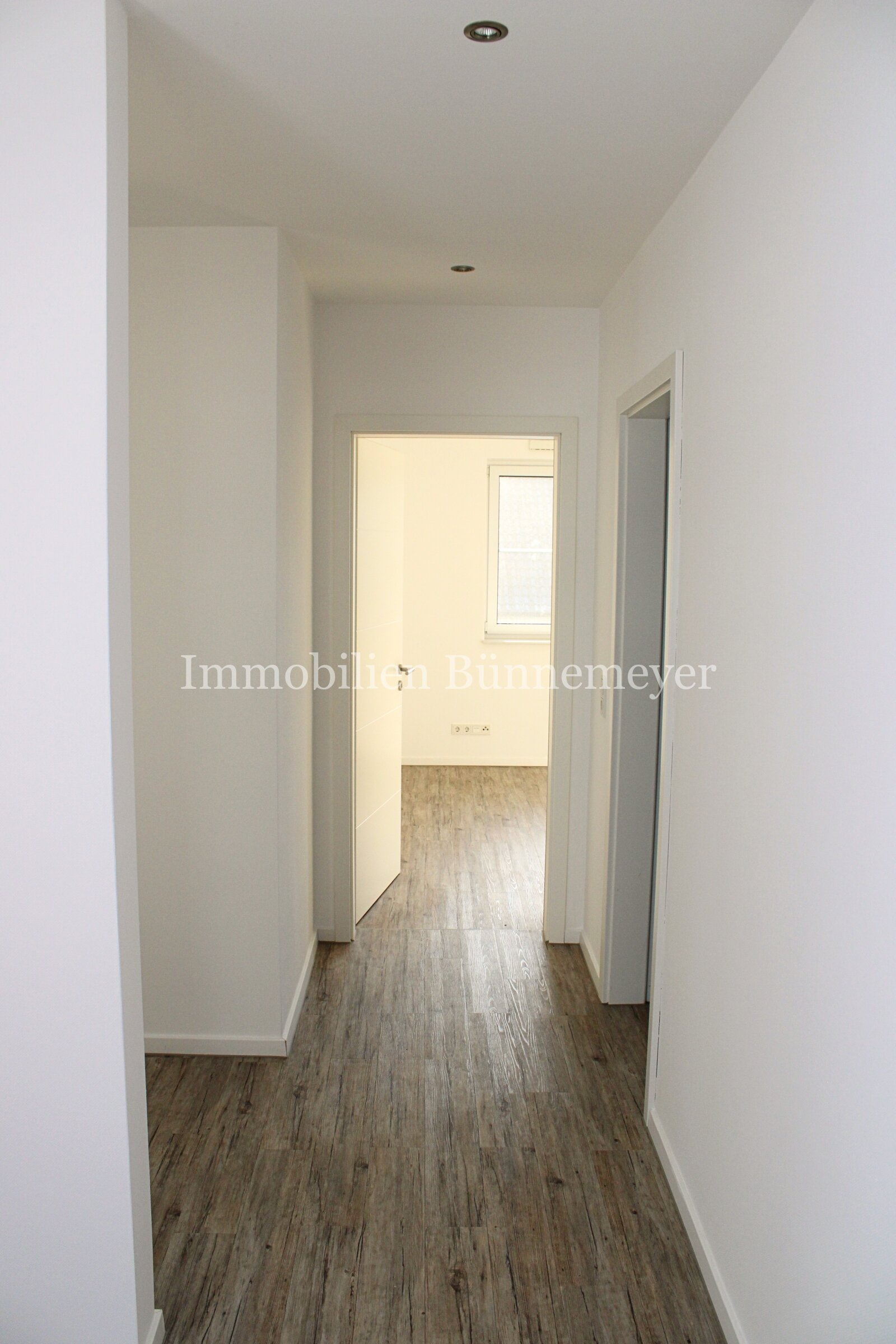 Wunderschöne moderne lichtdurchflutete Wohnung im Obergeschoss 