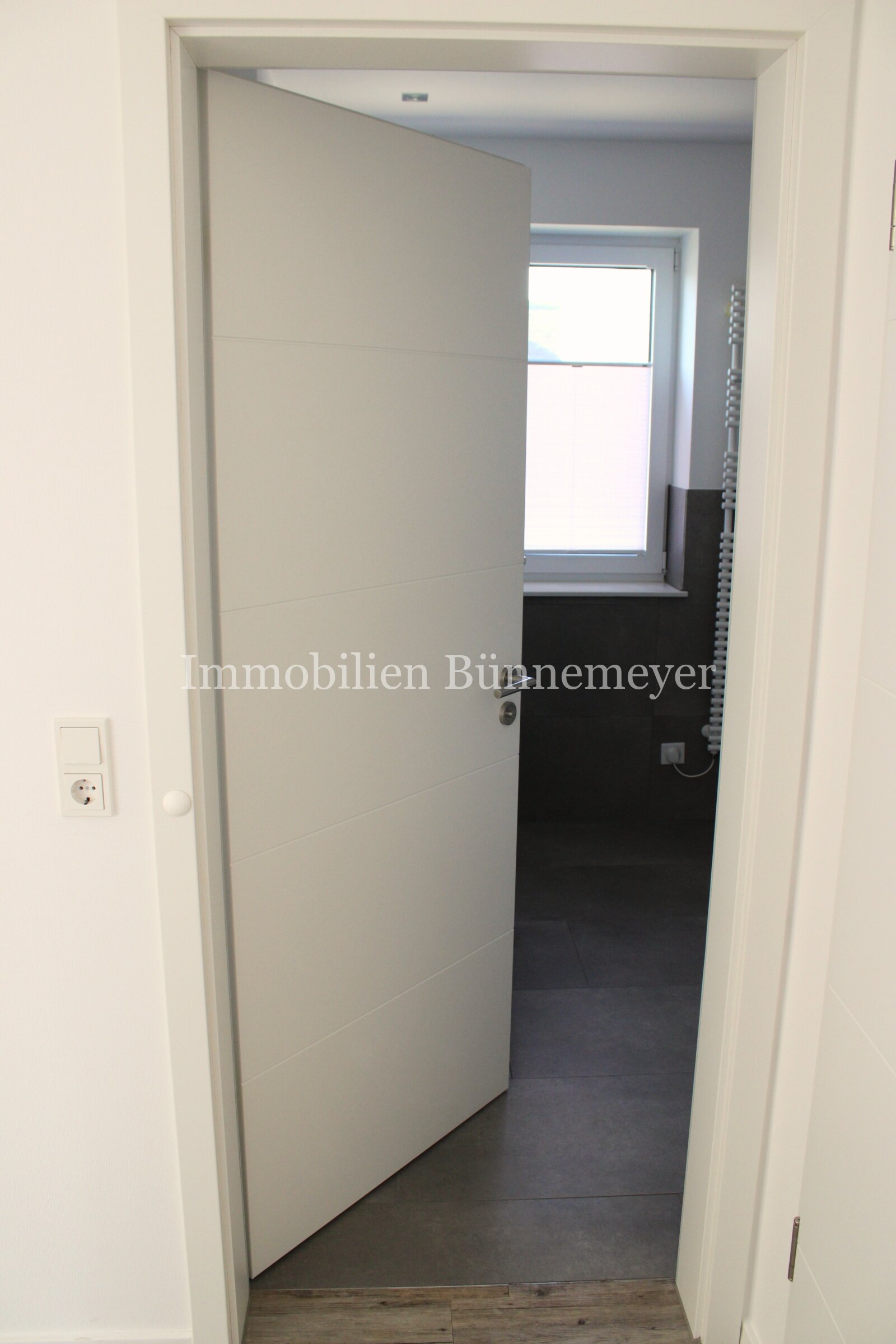 Wunderschöne moderne lichtdurchflutete Wohnung im Obergeschoss 