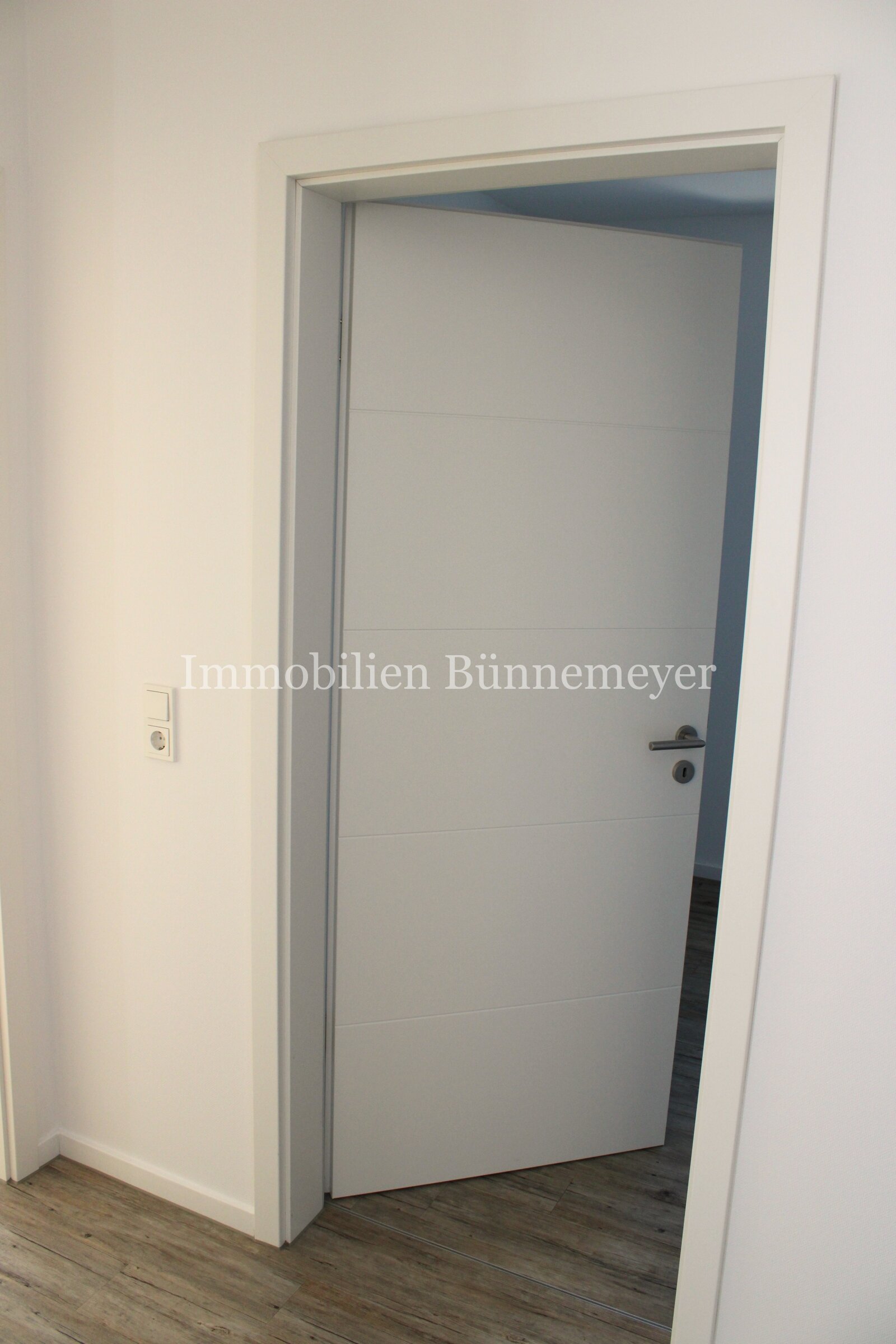 Wunderschöne moderne lichtdurchflutete Wohnung im Obergeschoss 