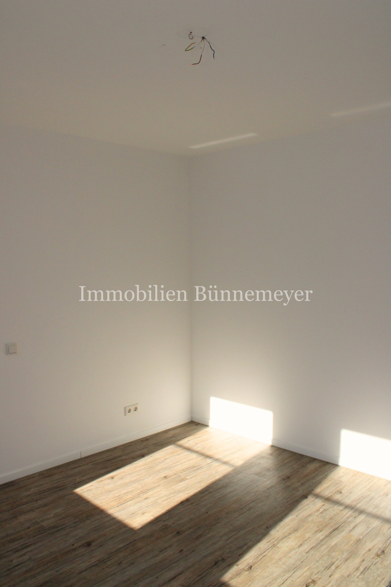 Wunderschöne moderne lichtdurchflutete Wohnung im Obergeschoss 