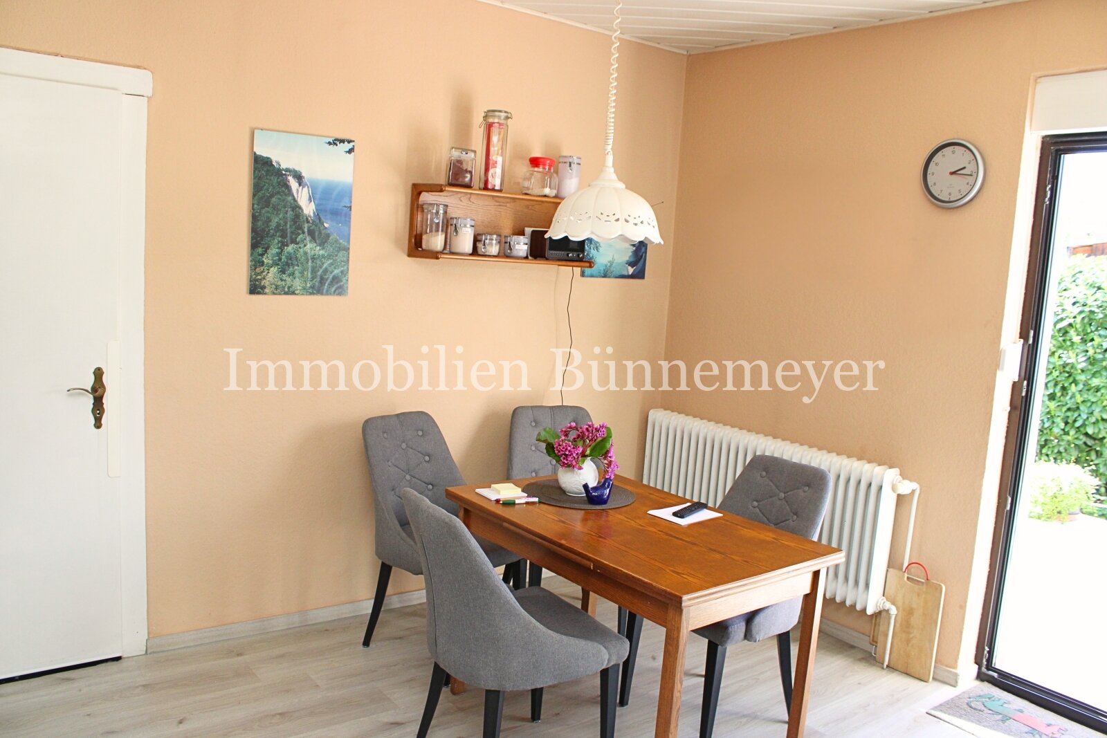 Mehrfamilienhaus mit einem traumhaften Garten