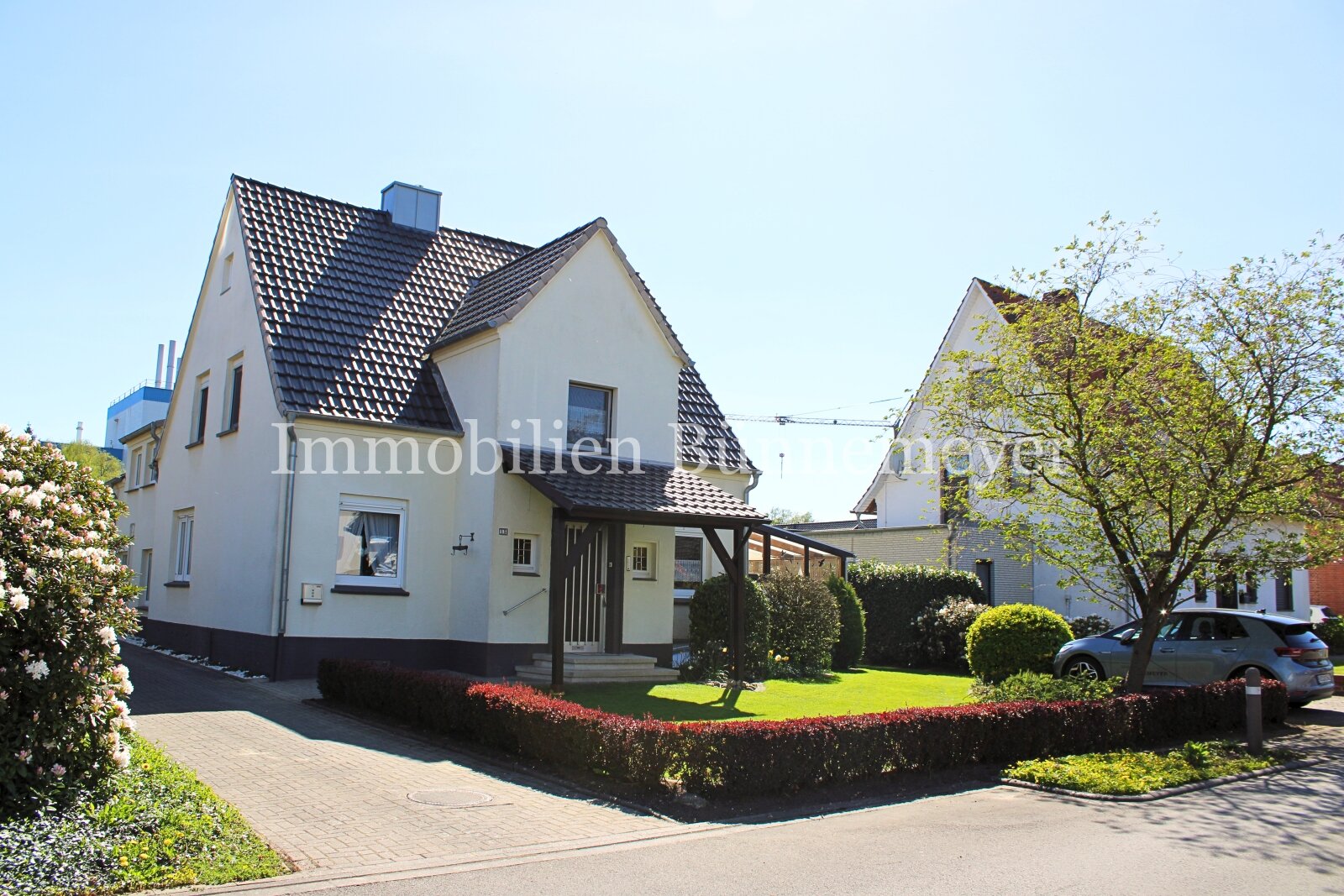 Mehrfamilienhaus mit einem traumhaften Garten