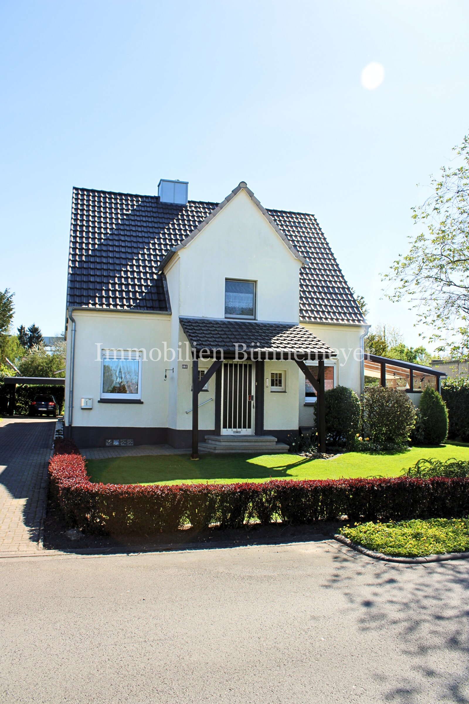 Mehrfamilienhaus mit einem traumhaften Garten