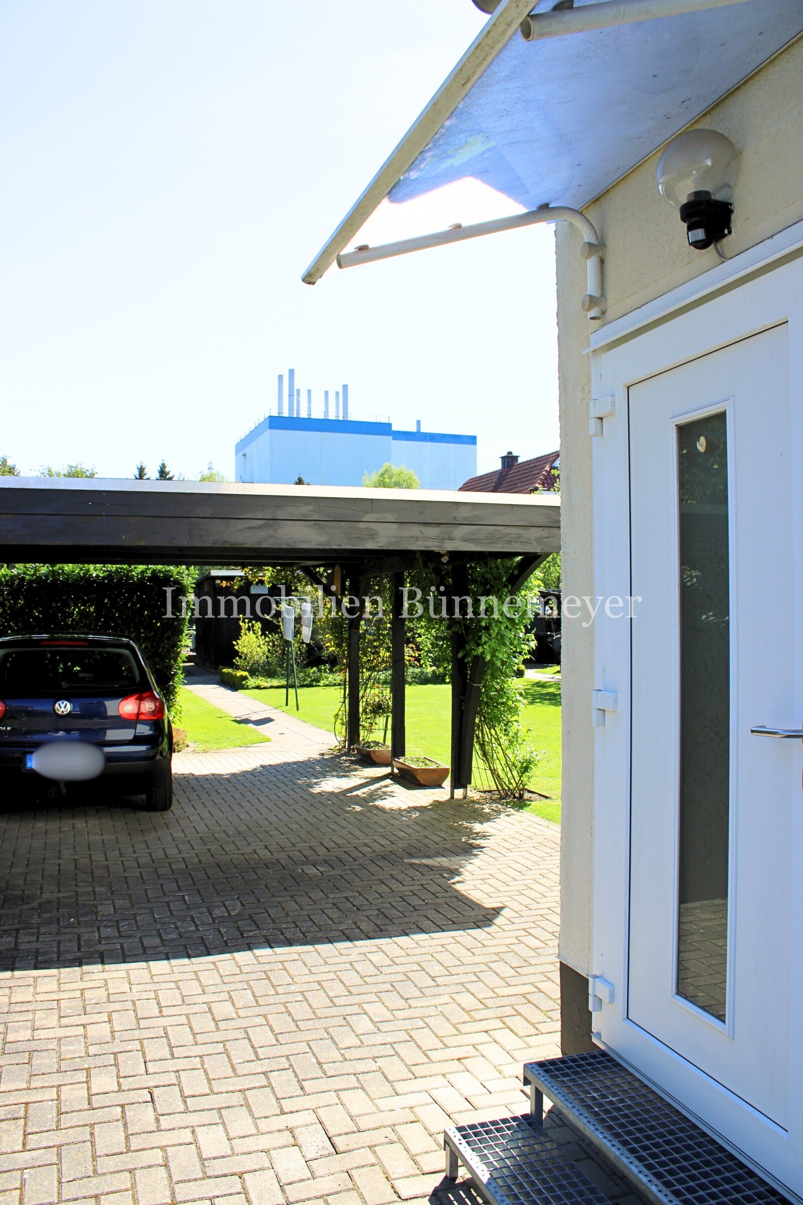 Mehrfamilienhaus mit einem traumhaften Garten