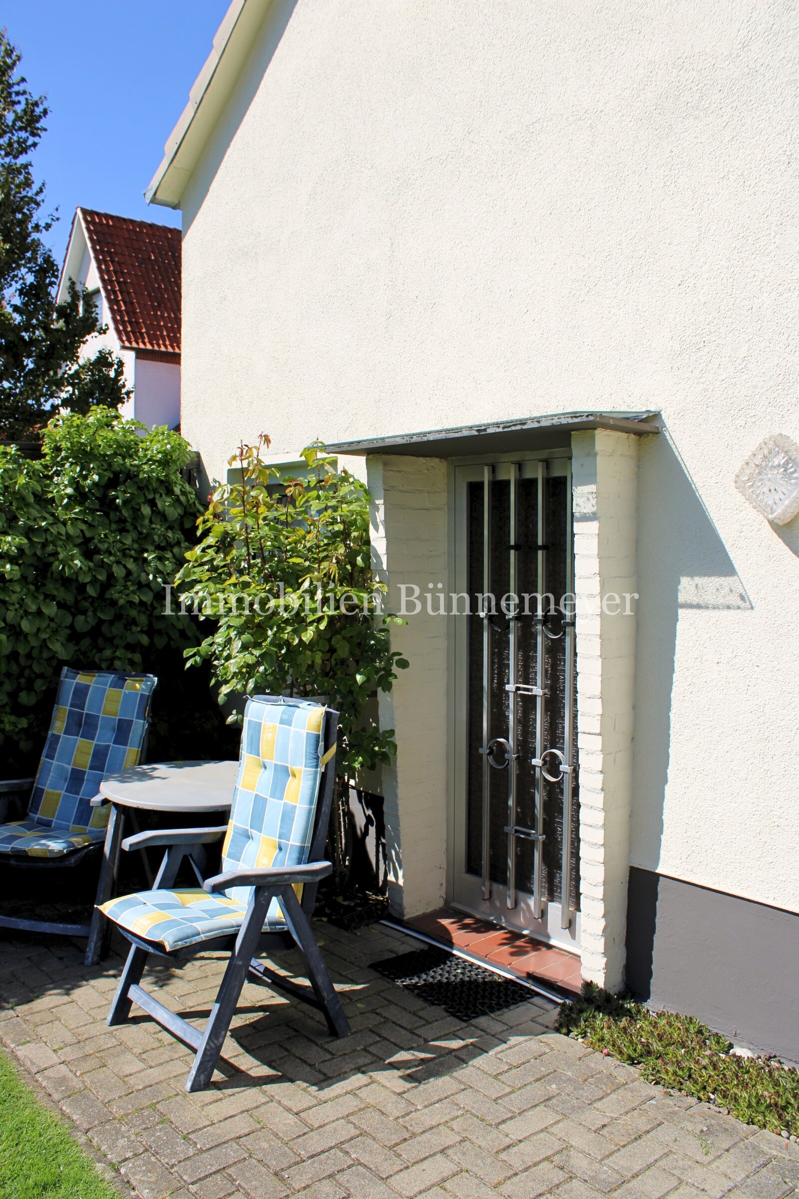 Mehrfamilienhaus mit einem traumhaften Garten