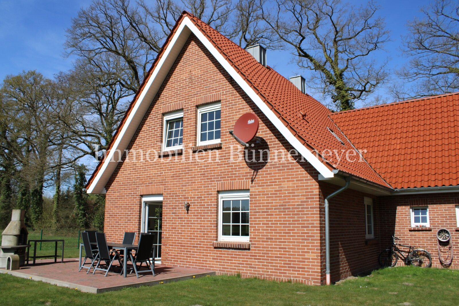 Einfamilien-/Landhaus in ruhiger Lage  