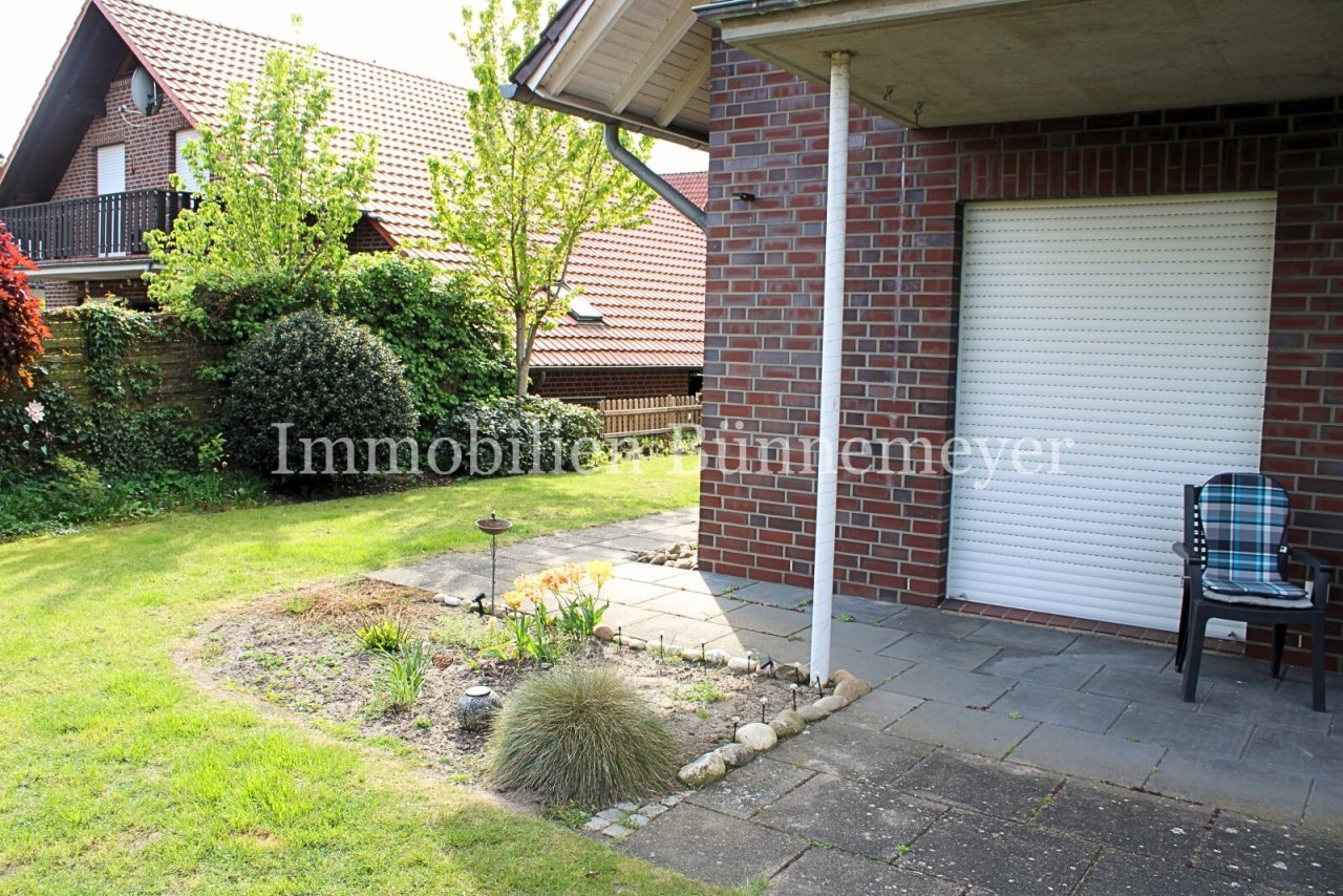 Hauptterrasse - von der Küche aus begehbar 