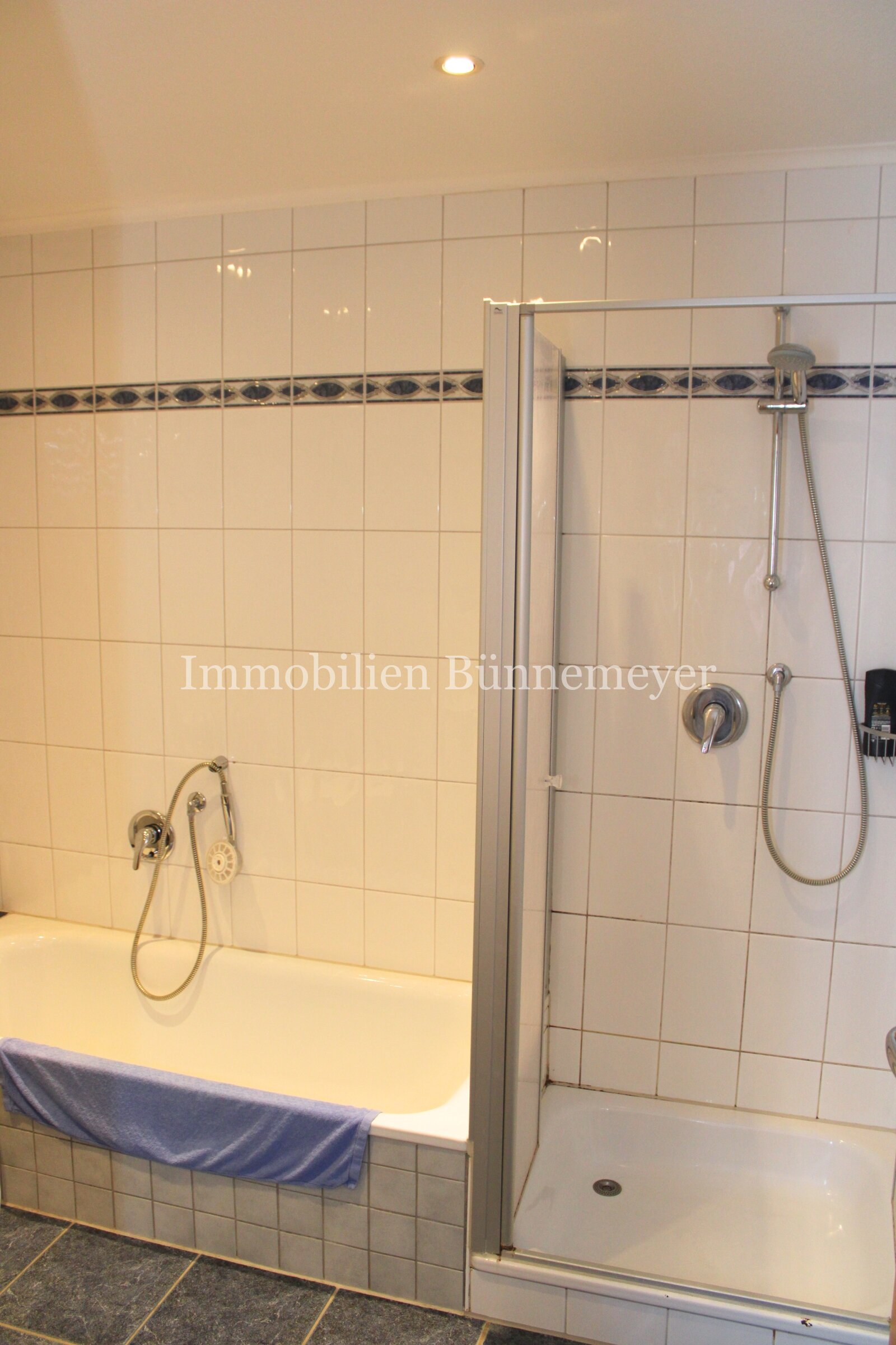 Hauptbadezimmer