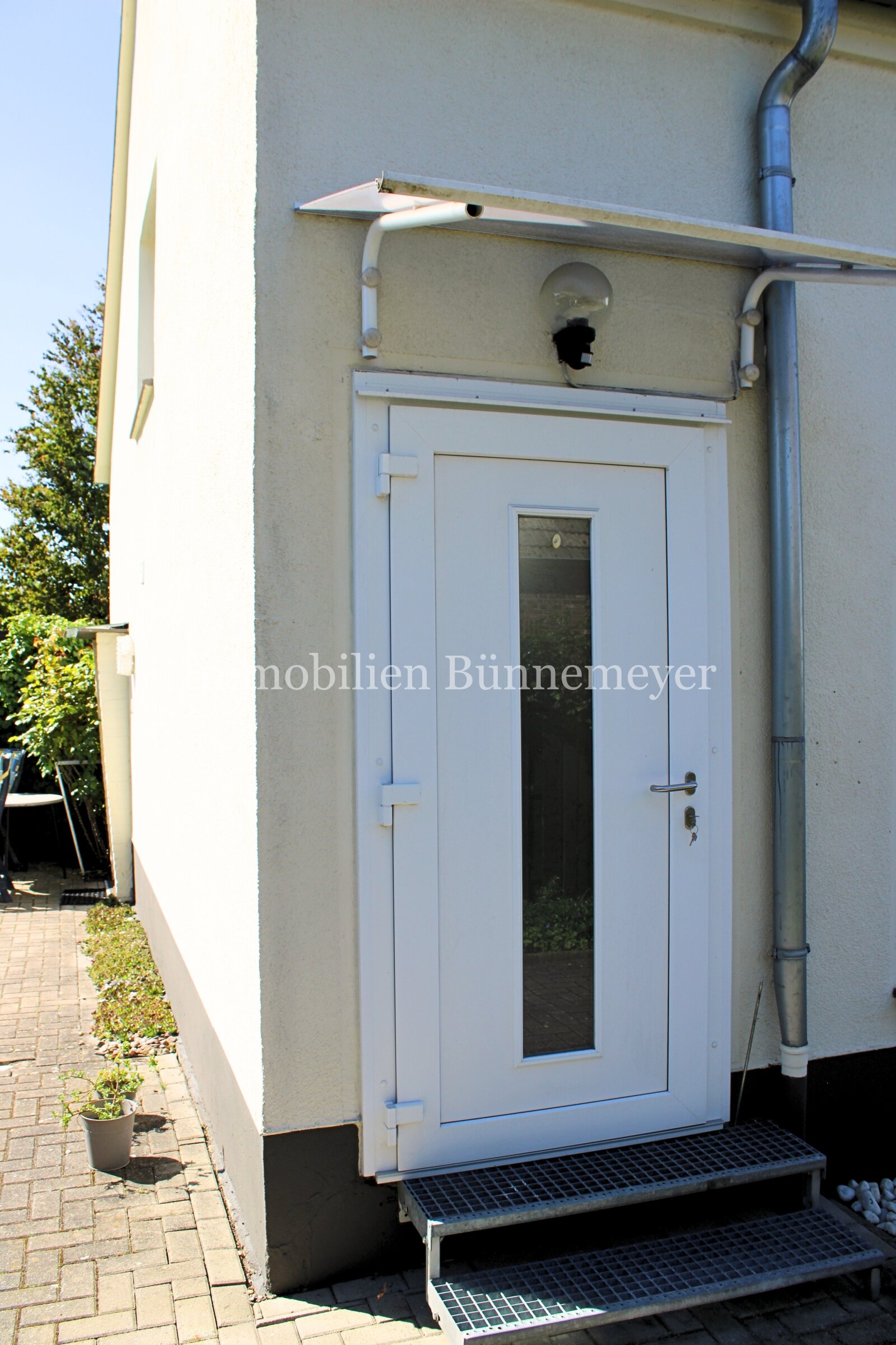Wohnung angrenzend - Außenansicht Wohnung angrenzend - Außenansicht