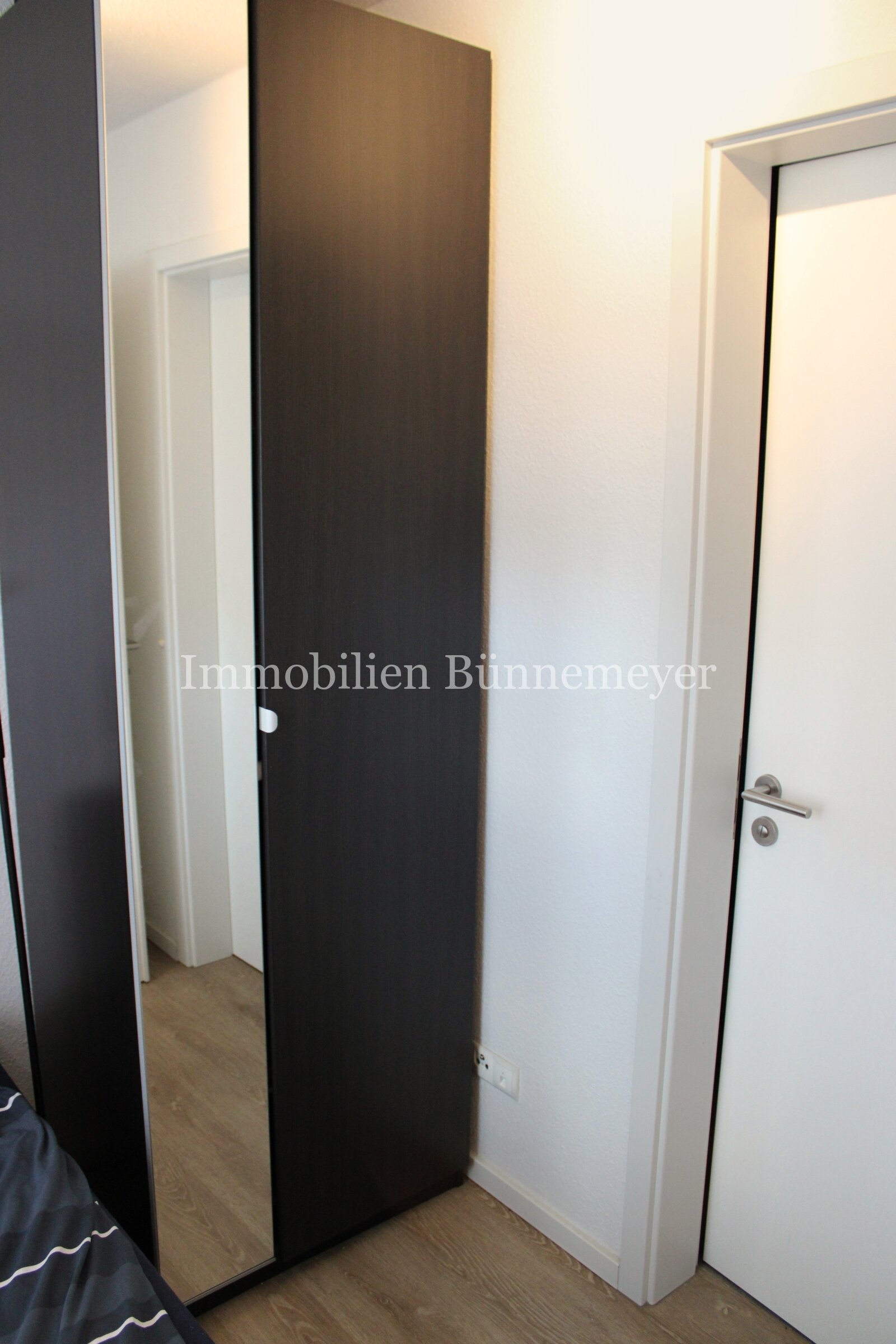 Schlafzimmer mit Zugang zum Badezimmer Schlafzimmer mit Zugang zum Badezimmer
